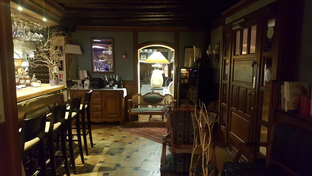 Logis - Hotel & Restaurant Le Gonfalon Germigny-l'Eveque المظهر الخارجي الصورة