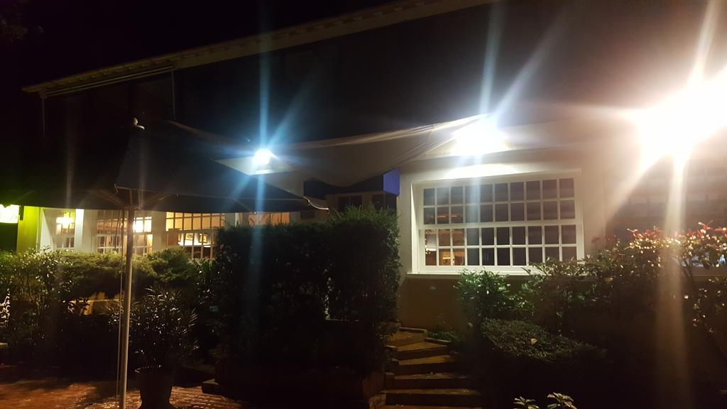 Logis - Hotel & Restaurant Le Gonfalon Germigny-l'Eveque المظهر الخارجي الصورة