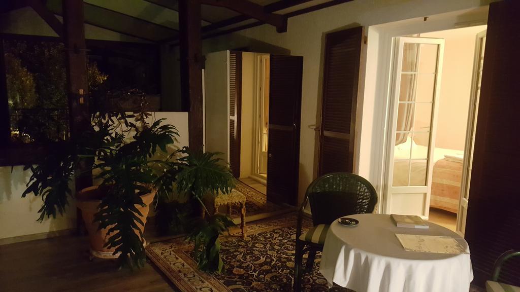 Logis - Hotel & Restaurant Le Gonfalon Germigny-l'Eveque المظهر الخارجي الصورة