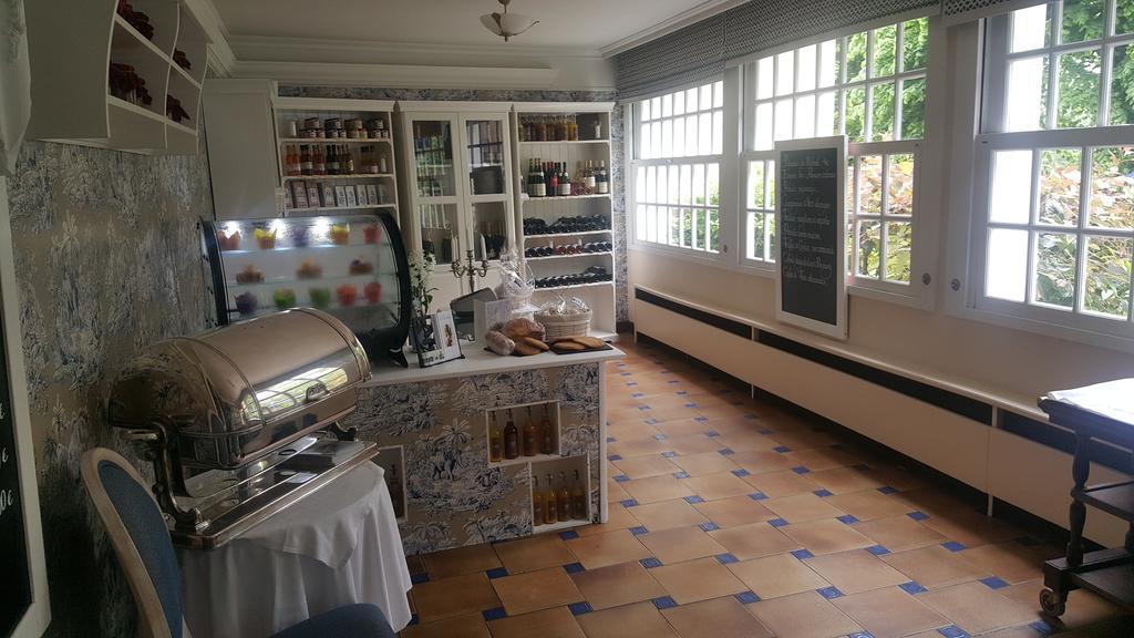 Logis - Hotel & Restaurant Le Gonfalon Germigny-l'Eveque المظهر الخارجي الصورة