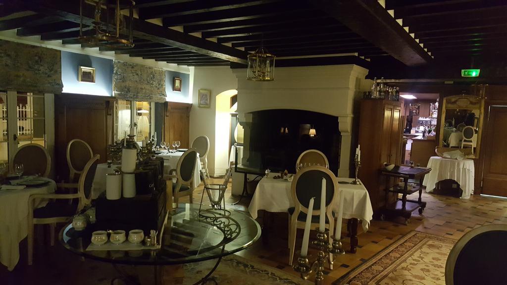 Logis - Hotel & Restaurant Le Gonfalon Germigny-l'Eveque المظهر الخارجي الصورة