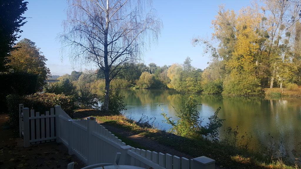 Logis - Hotel & Restaurant Le Gonfalon Germigny-l'Eveque المظهر الخارجي الصورة