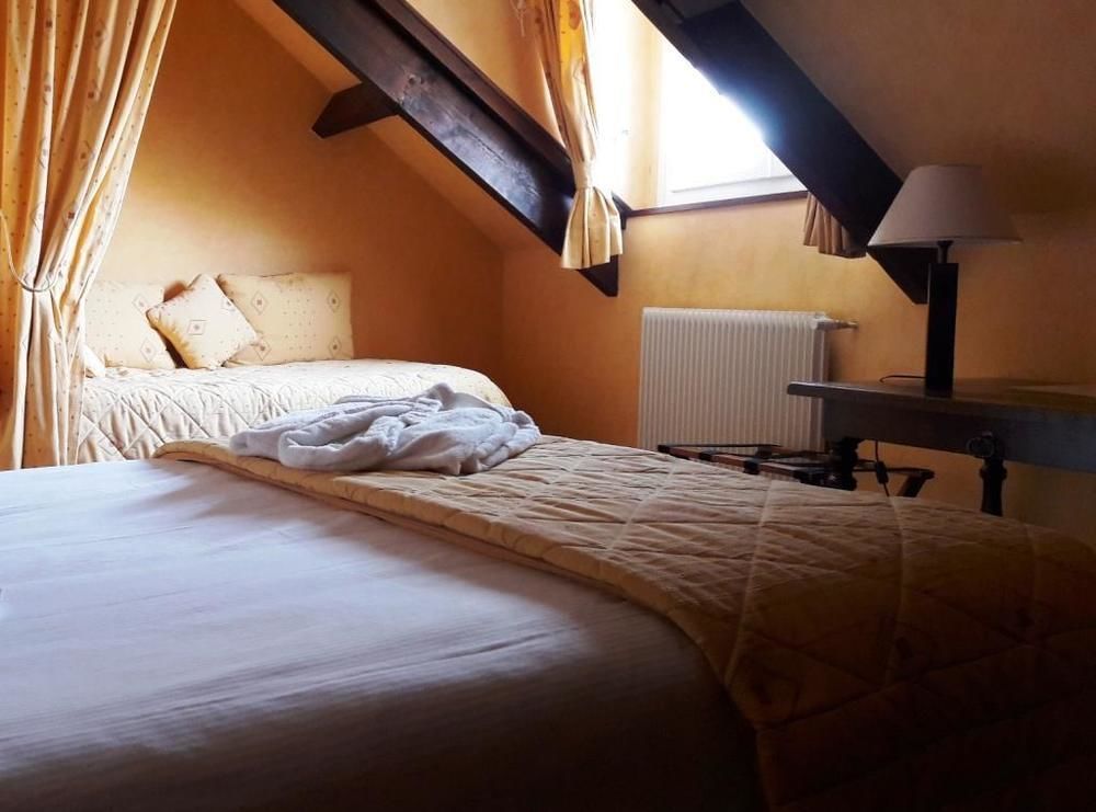 Logis - Hotel & Restaurant Le Gonfalon Germigny-l'Eveque المظهر الخارجي الصورة