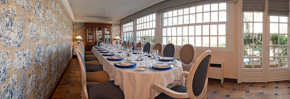 Logis - Hotel & Restaurant Le Gonfalon Germigny-l'Eveque المظهر الخارجي الصورة