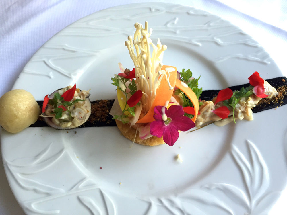 Logis - Hotel & Restaurant Le Gonfalon Germigny-l'Eveque المظهر الخارجي الصورة